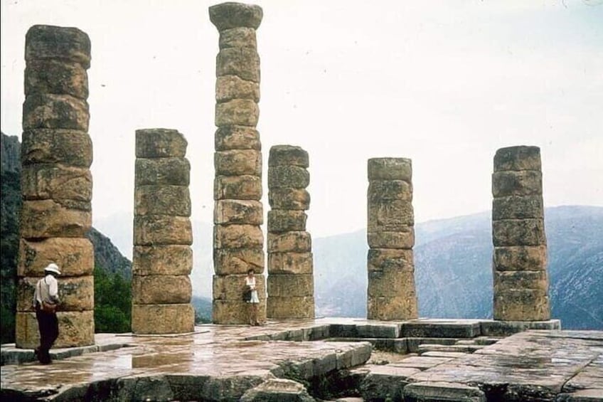 2 Days Meteora Monasteries and Delphi Oracle
