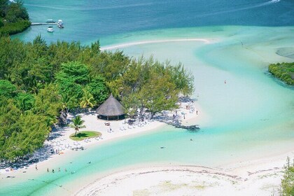 Mauritius Catamaran Cruise to Ile Aux Cerfs with BBQ Lunch