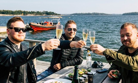 Helsinki : Circuit combiné hélicoptère et bateau pneumatique pour l'adrénal...