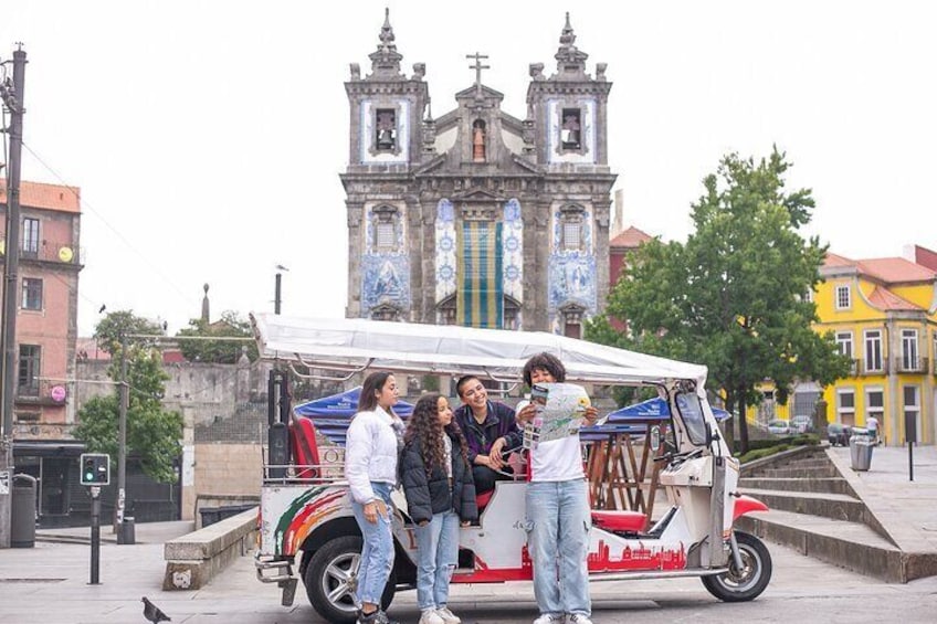 Porto: Tuk tuk vip guided tour - 1.30h