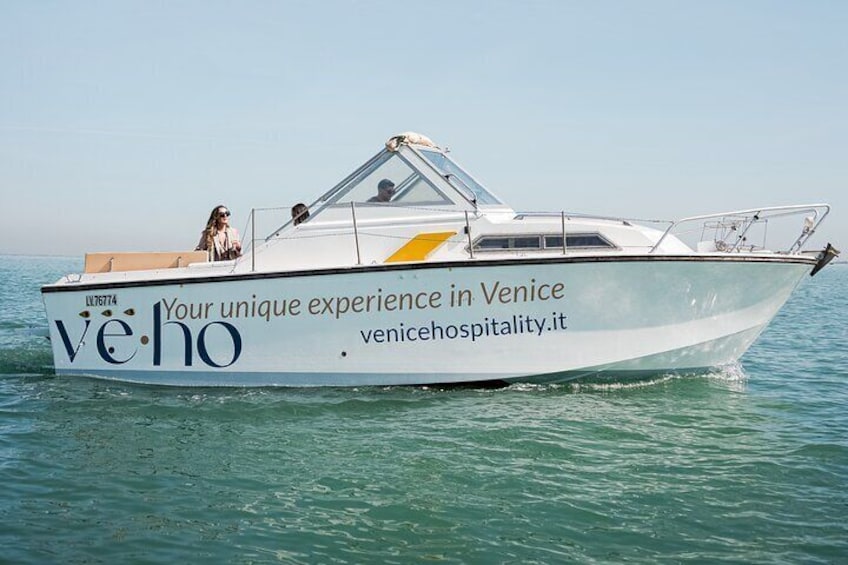 Private boat tour in Murano and Burano