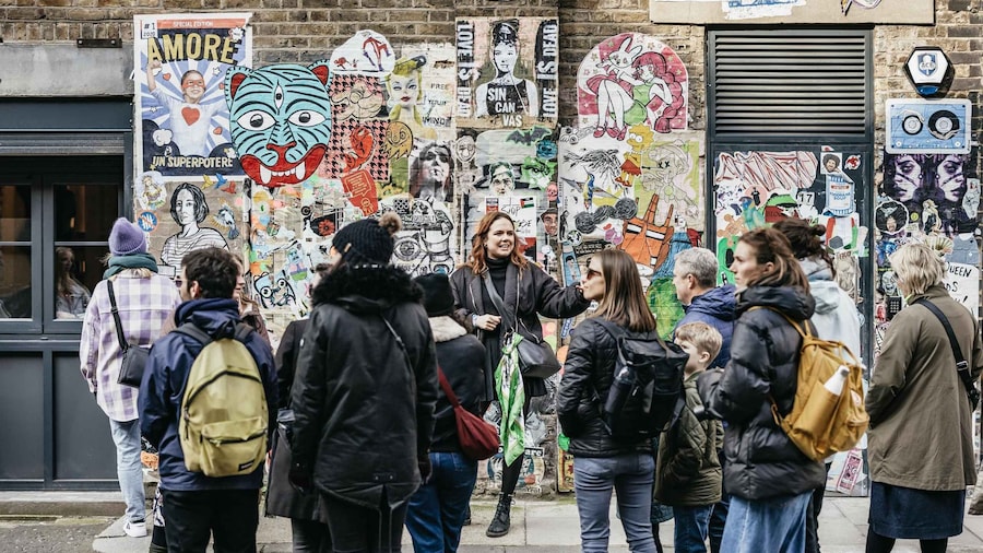 London: East End Street Art Tour and Spray Painting Session