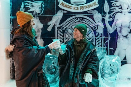 Reykjavik : Entrée au Magic Ice Bar et boisson de bienvenue