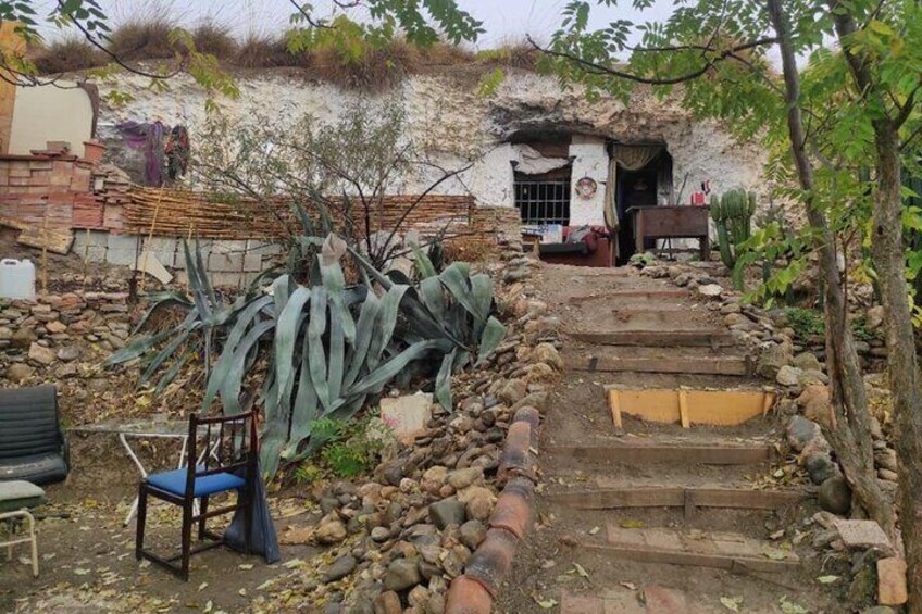 Discover the caves of San Miguel and Sacromonte Private Tour