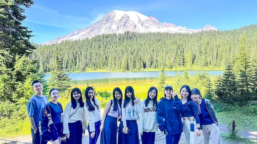 Small Group Mount Rainier National Park 1-Day Tour from Seattle 2-Can-Go