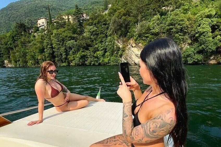 2-Hour Private Tour by Classic Motorboat on Lake Como