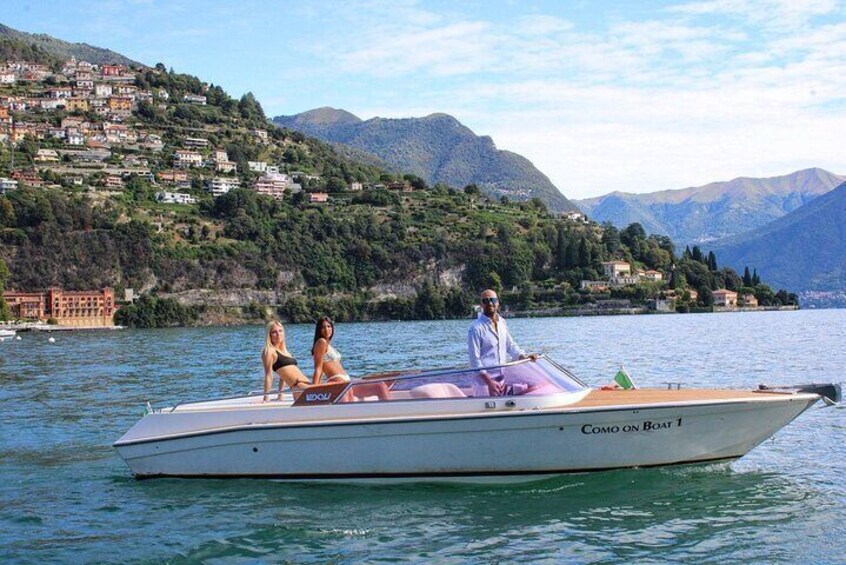 2-Hour Private Tour by Classic Motorboat on Lake Como