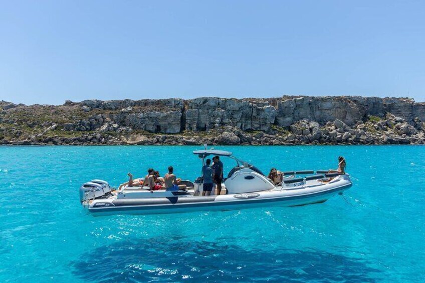 Boat trip around Favignana and Levanzo starting from Favignana