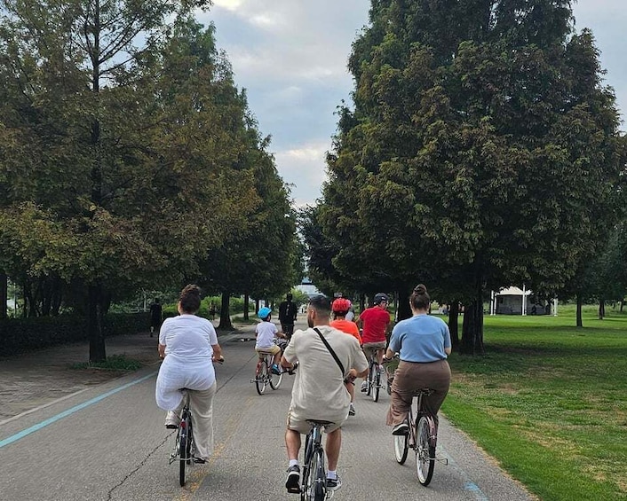 Picture 7 for Activity Seoul: Han River Urban Nature Bike Tour