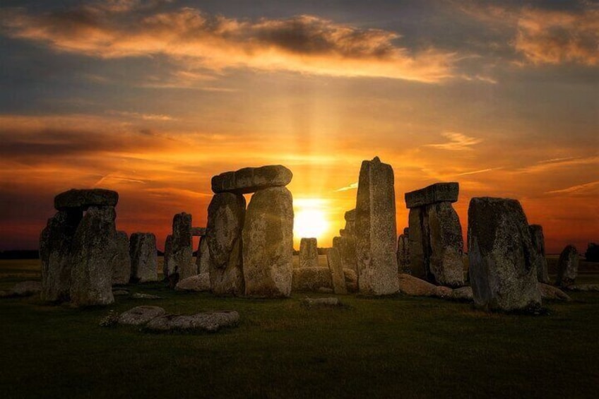 Half Day Stonehenge Tour from London
