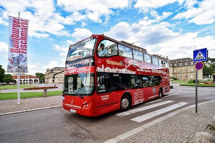 24-uurs hop-on, hop-off-sightseeingbustour door Stuttgart