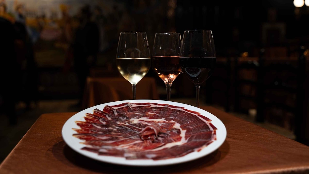 Picture 4 for Activity Madrid: Flamenco Show&Drink at Tablao 1911 (World's Oldest)