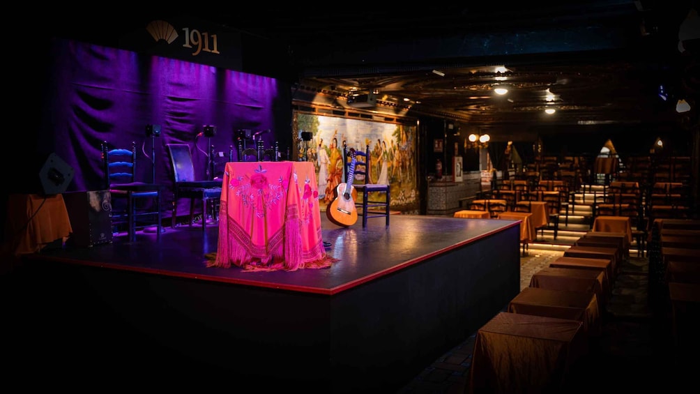 Picture 7 for Activity Madrid: Flamenco Show&Drink at Tablao 1911 (World's Oldest)