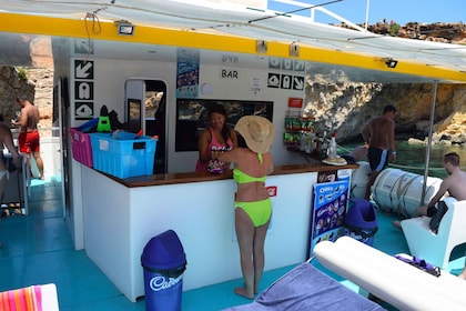 Comino: Blue Lagoon, Crystal Lagoon, and Seacaves Tour