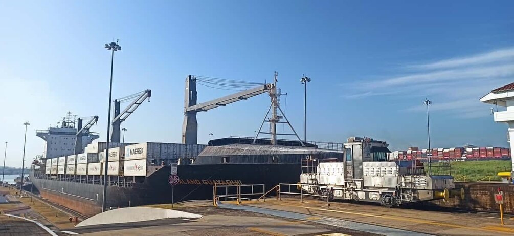 Picture 2 for Activity From Coast to Coast: Full-Day Panama Canal Overland Tour