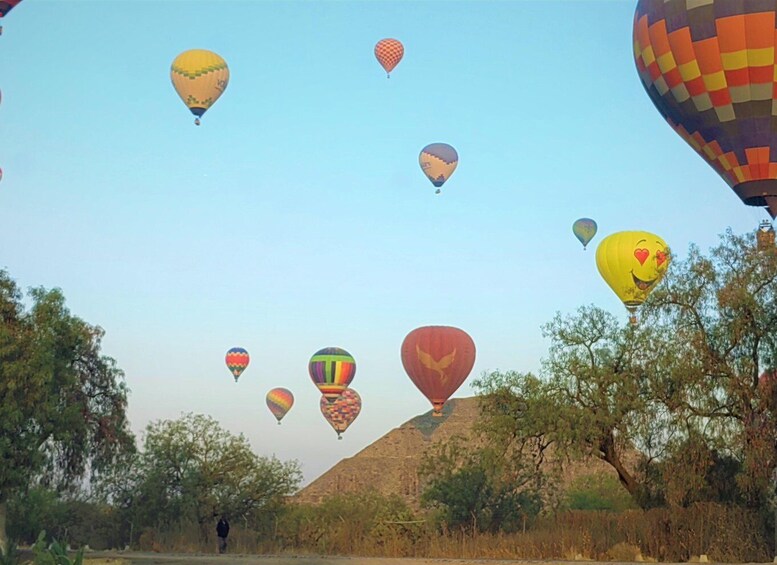 Picture 6 for Activity An Adventure To the Great Pyramids of Teotihuacan