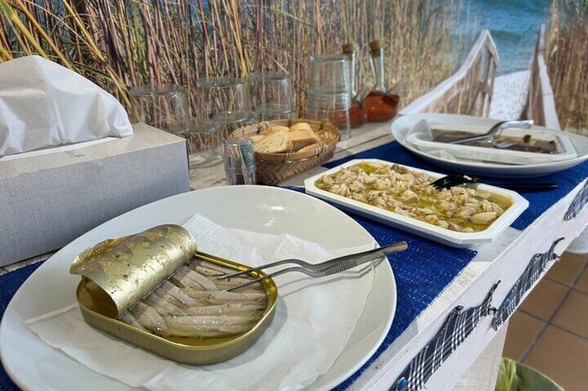 Tasting of our seafood products in Canned 5Ñ de Santoña