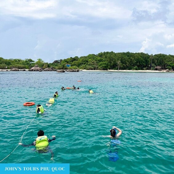 Full-Day Snorkel Island Hopping Tour Mong Tay Gam Ghi May Rut Islands