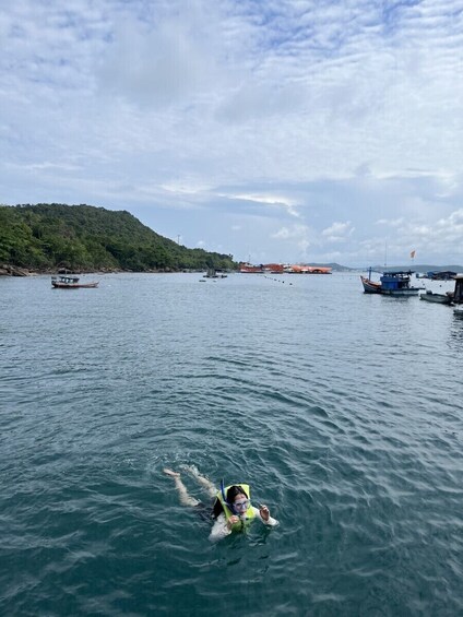 Full-Day Snorkel Island Hopping Tour Mong Tay Gam Ghi May Rut Islands