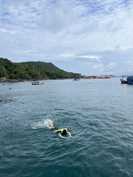 Full-Day Snorkel Island Hopping Tour Mong Tay Gam Ghi May Rut Islands