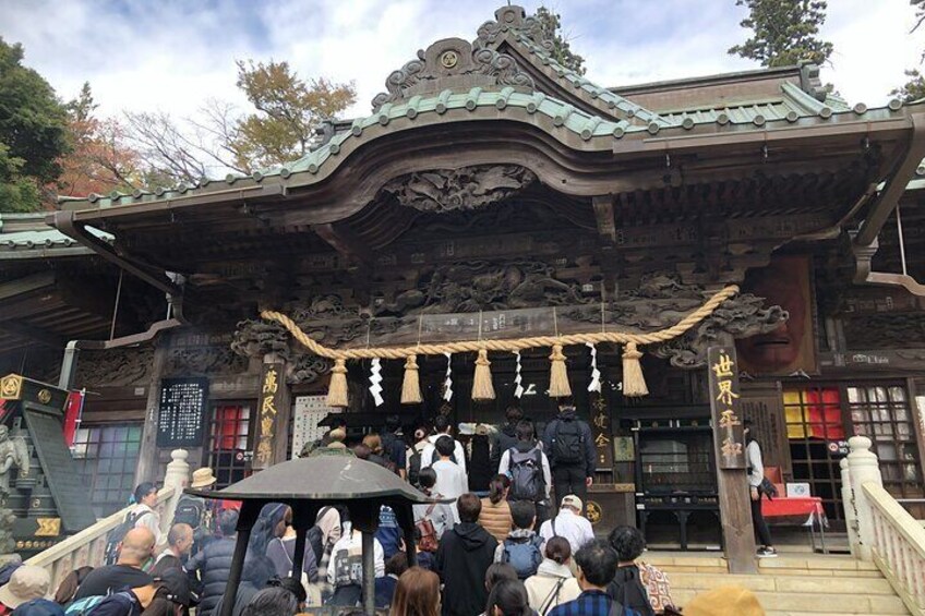 We visit Yakuoin temple which is a spiritual site.