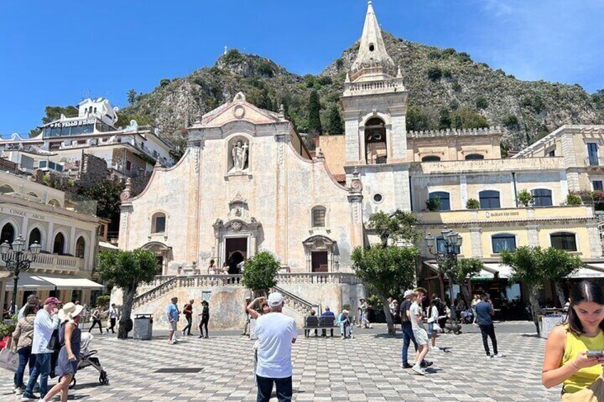 Excursions for groups of Taormina and beautiful island
