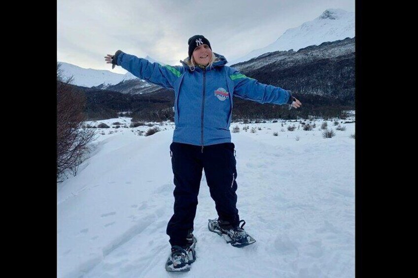 Snow day on snowmobiles, snowshoe hike and culipatín