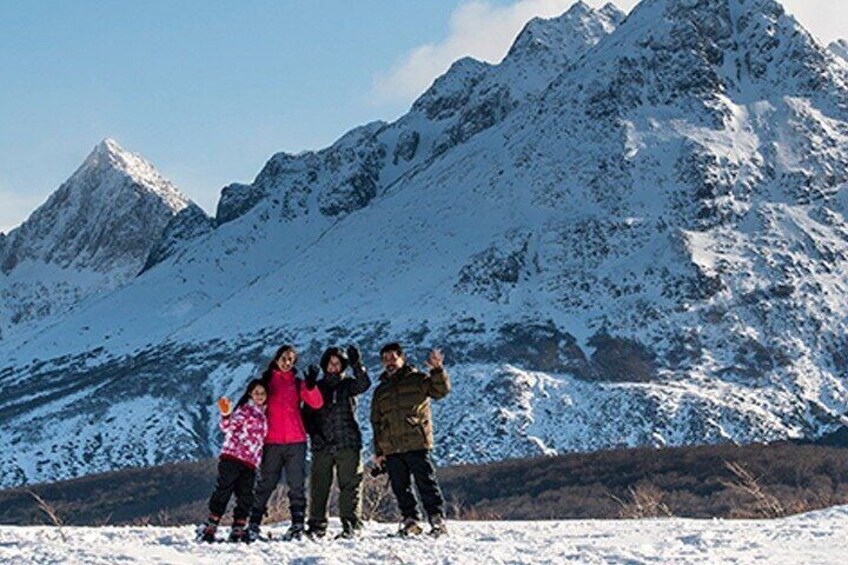 Snow day on snowmobiles, snowshoe hike and culipatín