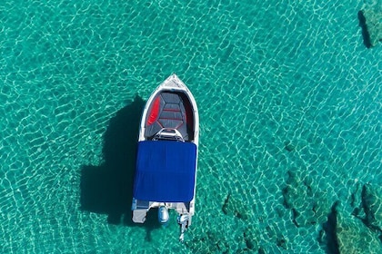 Luxury Speedboat Cruise to Shipwreck and Blue Caves