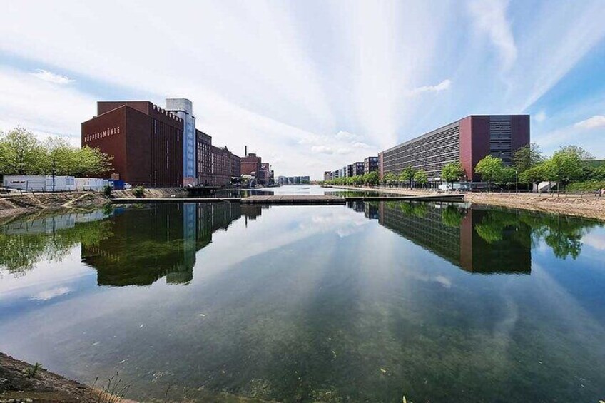 Private audio book city rally around Duisburg’s inner harbour