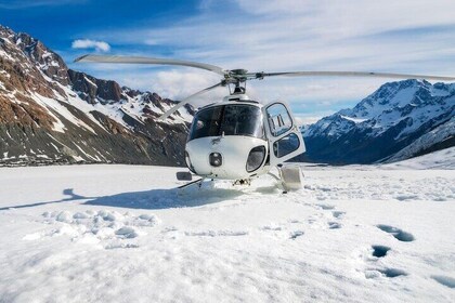 Everest base camp helicopter tour with Guarenteed Landing