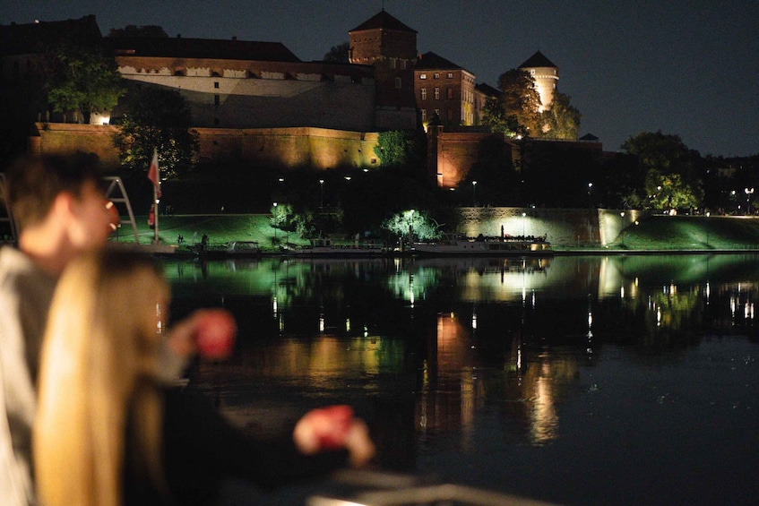 Krakow: Winter River Cruise 30' with mulled wine