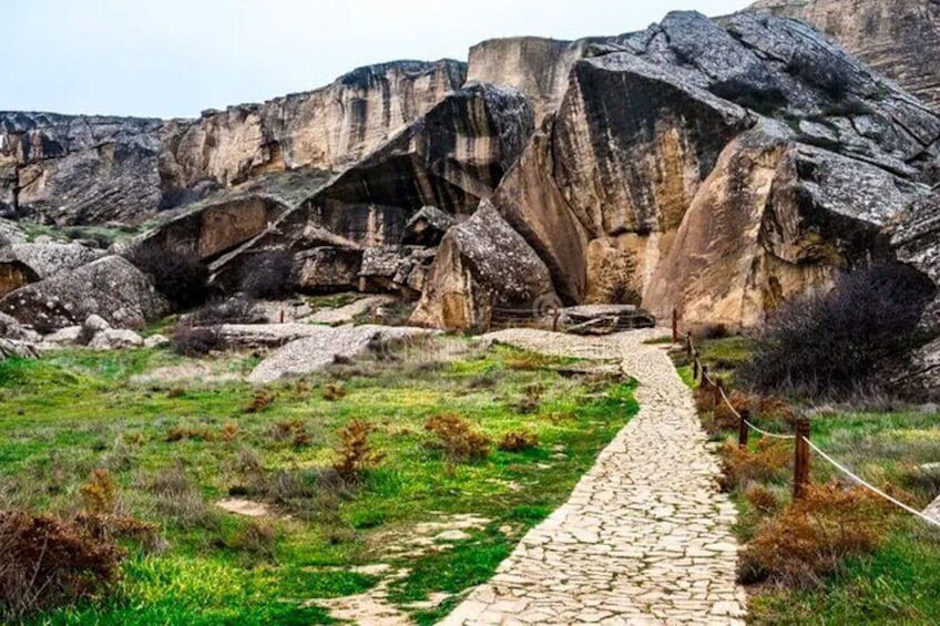 Baku Gobustan & Absheron Sights Guided Day Trip + Lunch Included