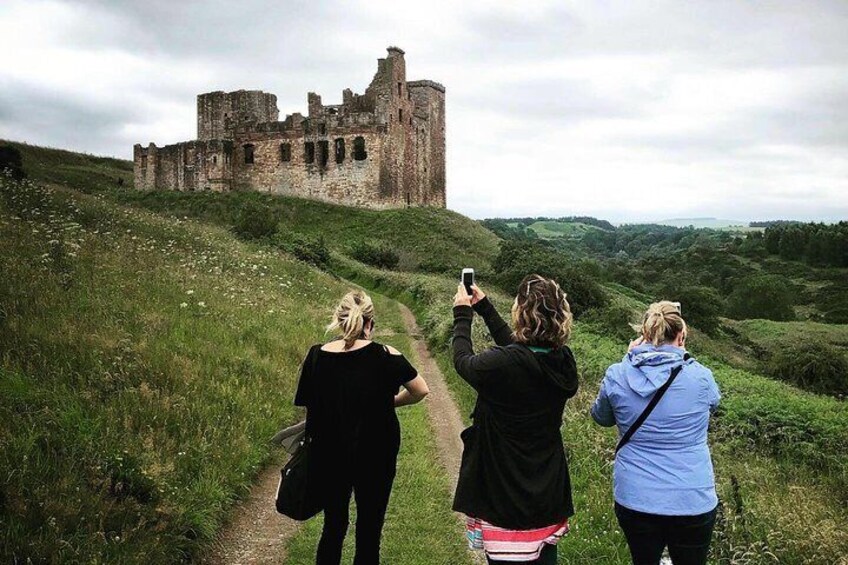 Beyond Edinburgh (Half Day Tour)