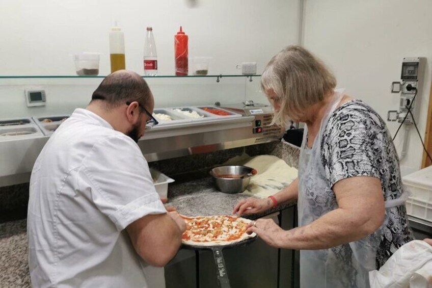 Naples: Authentic Italian Pizza Making Class with local pizzaiolo