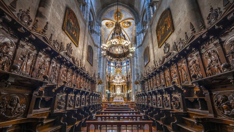 Lugo: Cathedral of Santa Maria Entry Ticket and Audio Guide