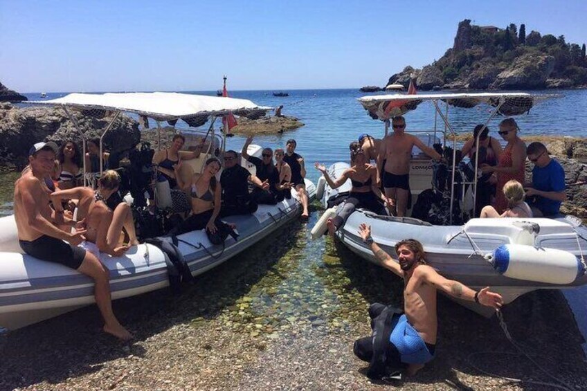 Join our amazing multilingual crew - snorkel with us at Taormina!