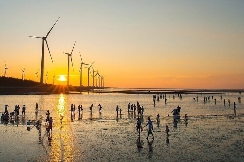 Gaomei Wetland in the evening