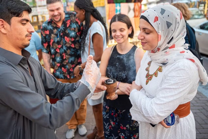 Guided walking tour of Dubai with local snacks