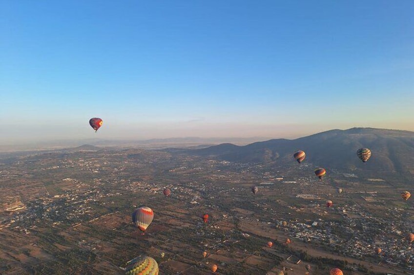 Balloon flight with option of Breakfast in a Cave or Buffet