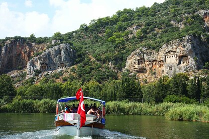 Von Marmaris aus: Dalyan-Kreuzfahrt, Schildkrötenstrand und Schlammbäder