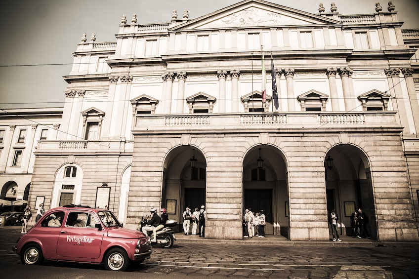 Milan: Slow Tour by Vintage Red Fiat 500 (1 hour, 1 stop)