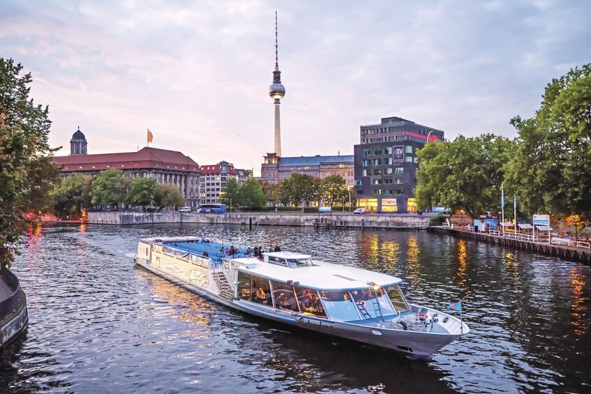 City Sightseeing Berlin: HOHO Bus Tour - All Lines (A+B) & Boat Tour