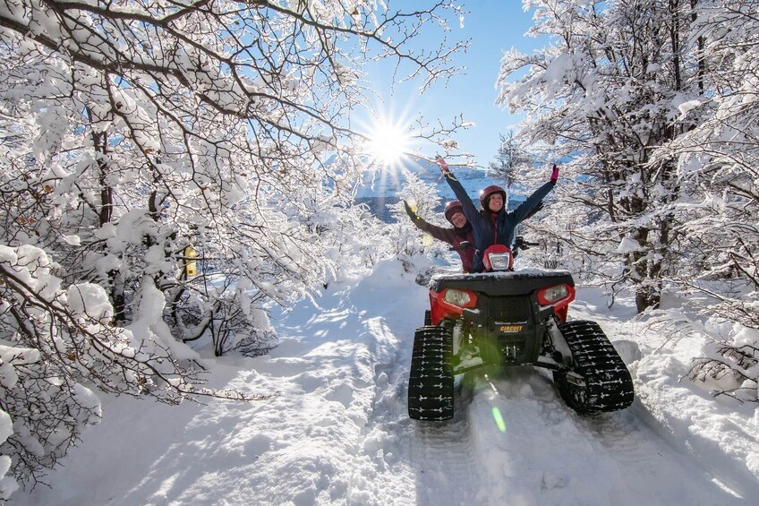 Ushuaia: Full day Snow: Sledding with Huskies Snowmobile 4x4