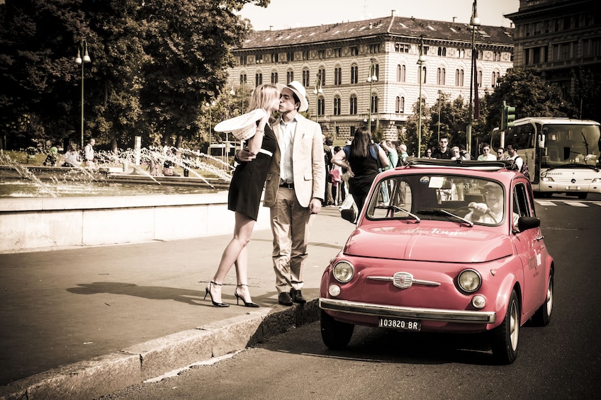 Milan: BIG CentralCityTour by Vintage Fiat 500 (3hs, 3stops)