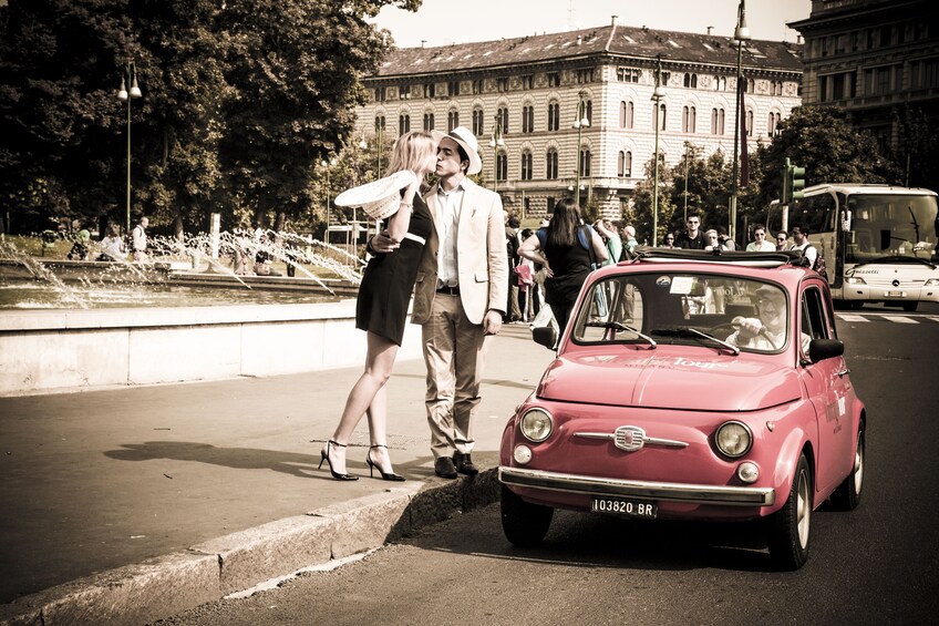 Milan: BIG CentralCityTour by Vintage Fiat 500 (3hs, 3stops)