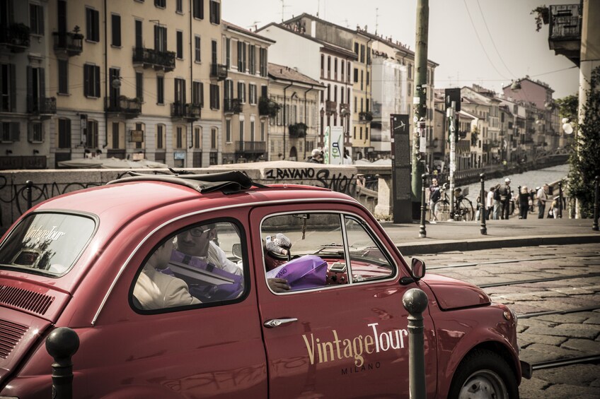 Milan: Grand Tour by Vintage Red Fiat 500 (4 hours, 4 stops)