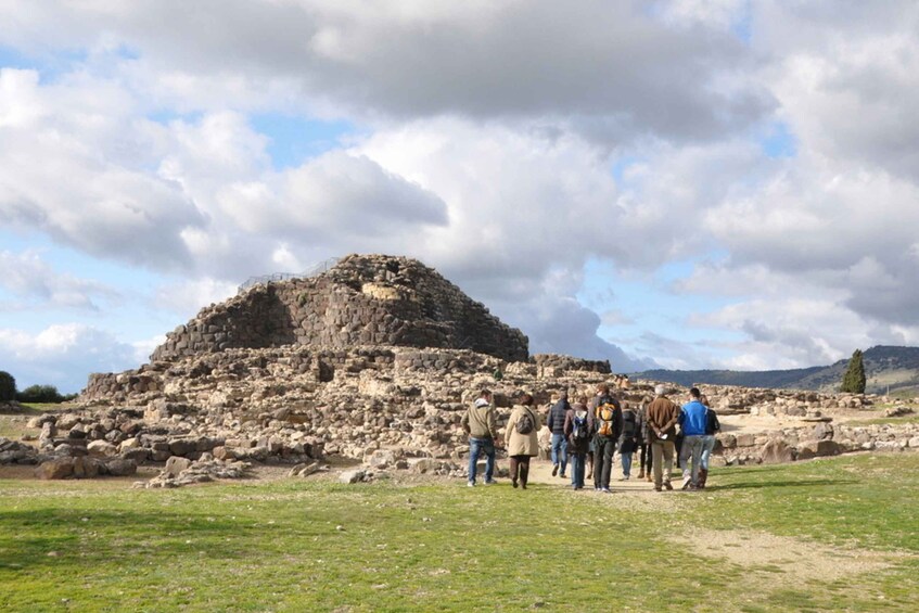 Cagliari: Su Nuraxi Barumini Unesco & Giara Horses 4h Tour