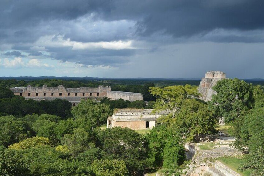 Uxmal Archeological Site Guided Walking Tour with Entry Fee