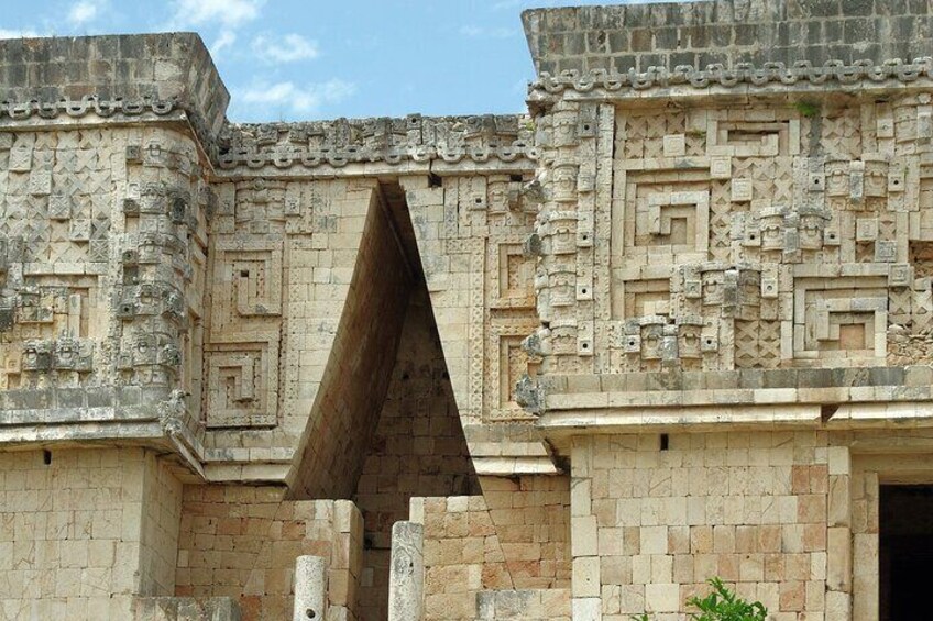 Uxmal Archeological Site Guided Walking Tour with Entry Fee